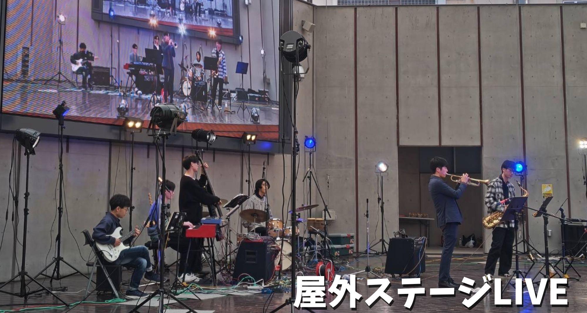 ジャズ研究会♭5の活動の様子